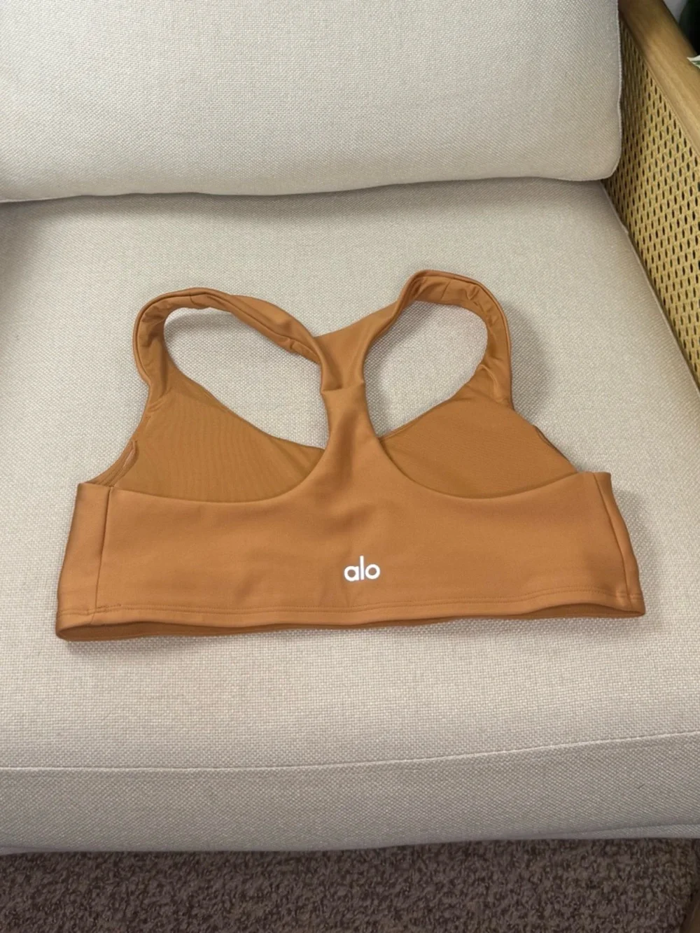 Alo Yoga Airlift Advantage Sports Bra Size medium